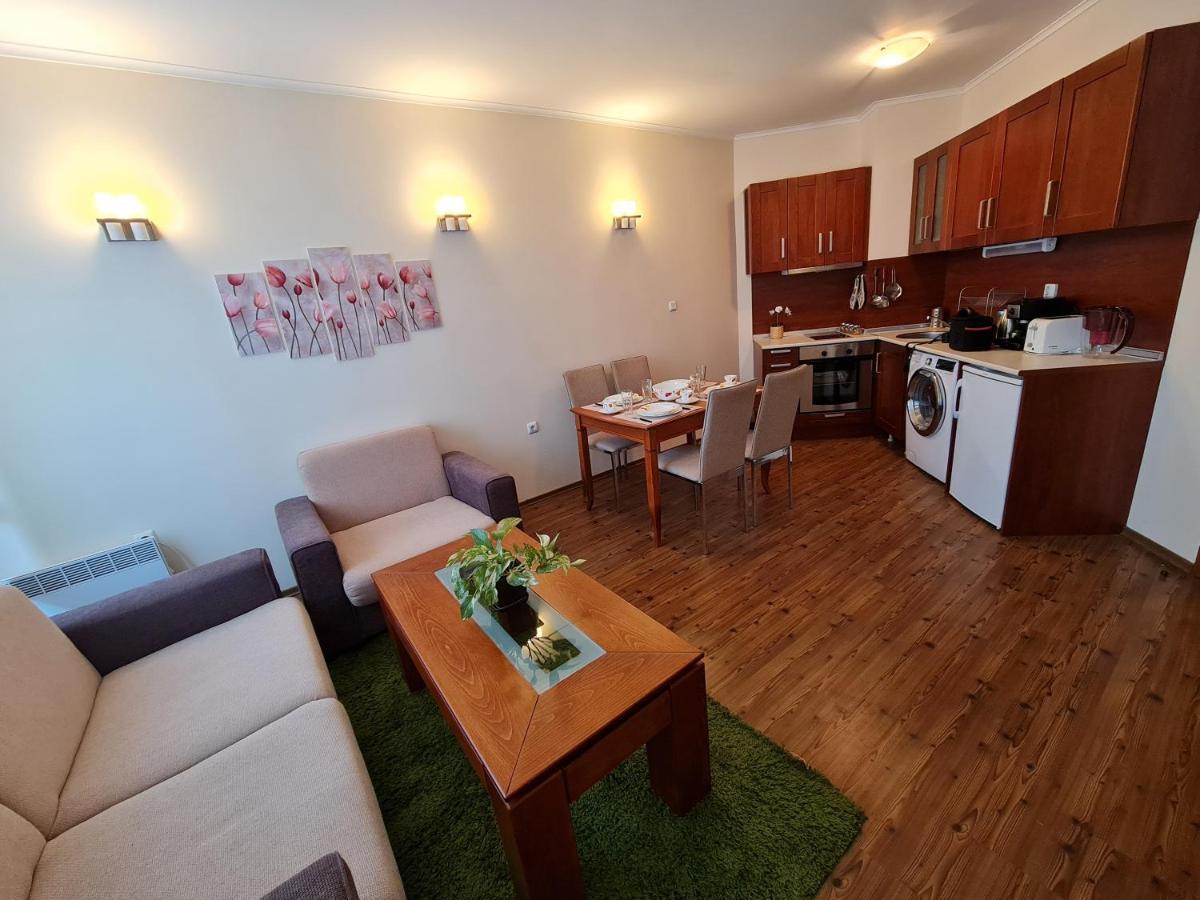 Bansko Vibes Apartments - Flora Boutique מראה חיצוני תמונה